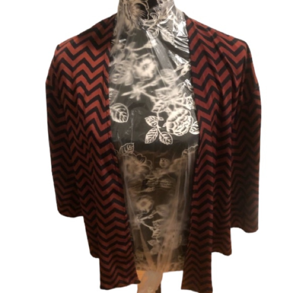 Whisper size Large lightweight jacket rust & navy chevron print open front